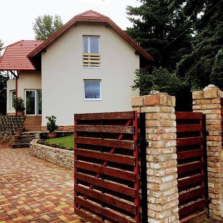 'New' Sunkissed Villa On The Old Hill Balatonalmádi Exteriér fotografie