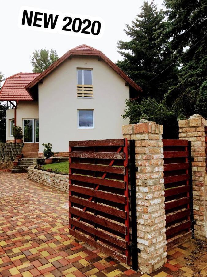 'New' Sunkissed Villa On The Old Hill Balatonalmádi Exteriér fotografie